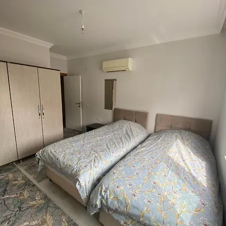 Merkezde 1+1 Esyali Daire