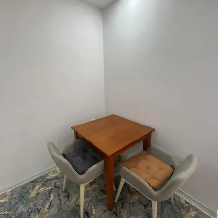 Merkezde 1+1 Esyali Daire Διαμέρισμα